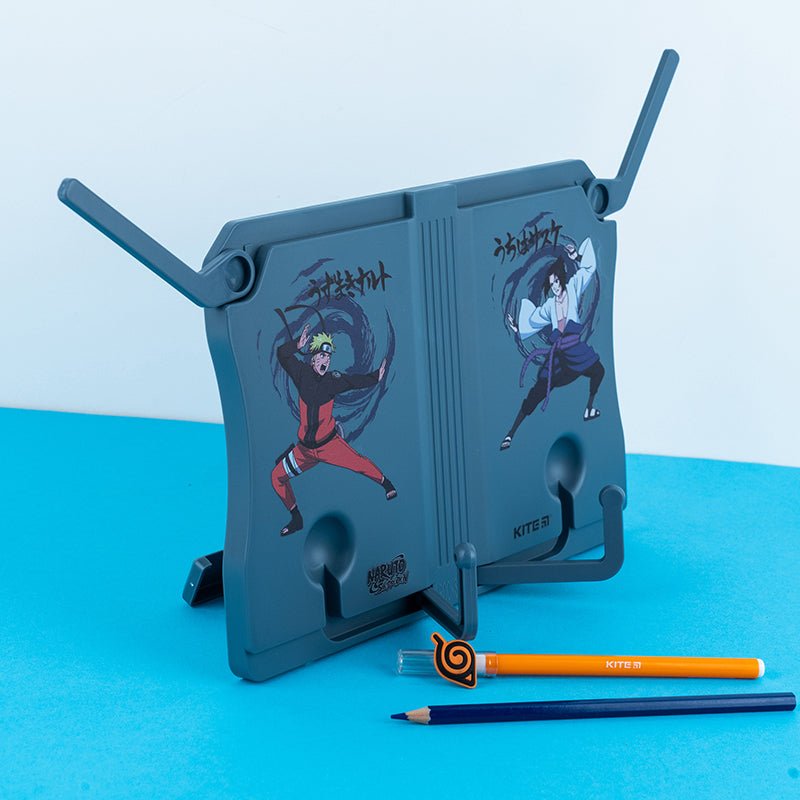 Podstawka na książki NR23-391 Naruto pomoże Ci uczyć się w komforcie i przyjemności. Dobrze zorganizowane miejsce pracy ucznia pozytywnie wpływa na nastrój, produktywność i zdrowie dziecka.