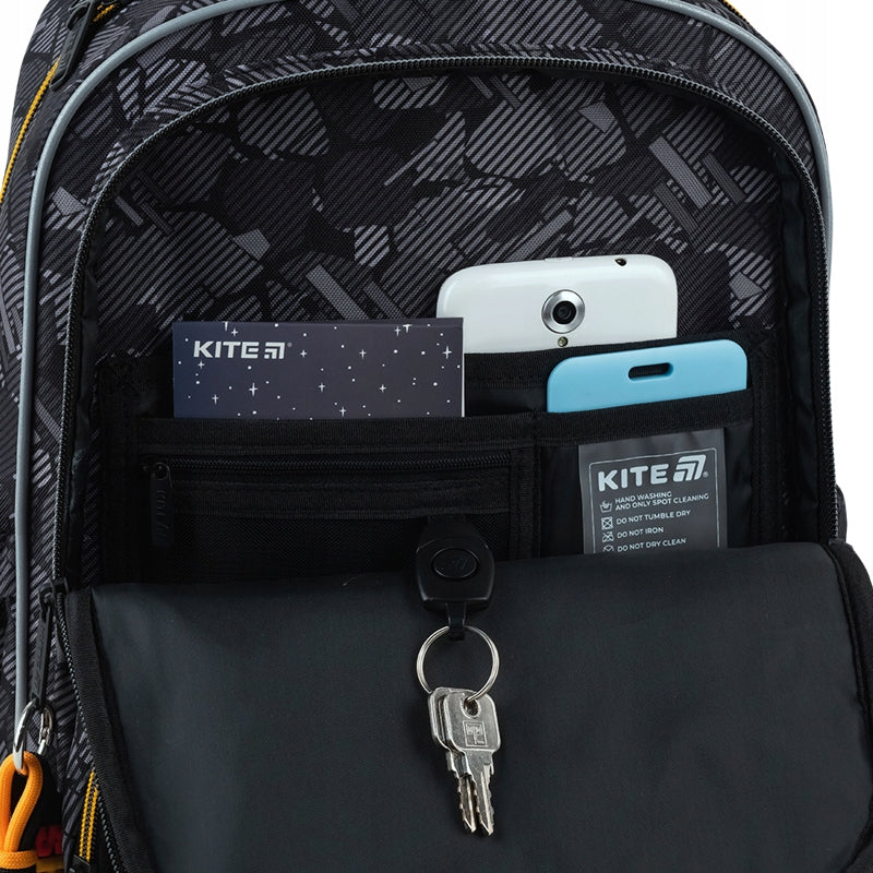 Kieszeń na telefon i klucze w plecaku szkolnym Kite
