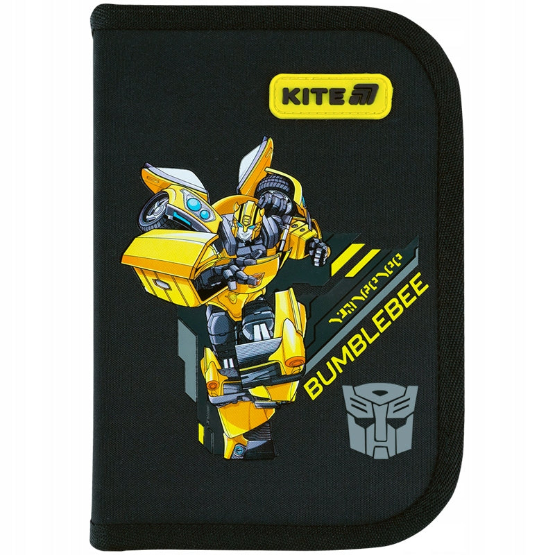 Frontowy panel z dynamicznym nadrukiem Transformers oraz wysokiej jakości gumową naszywką dekoracyjną.