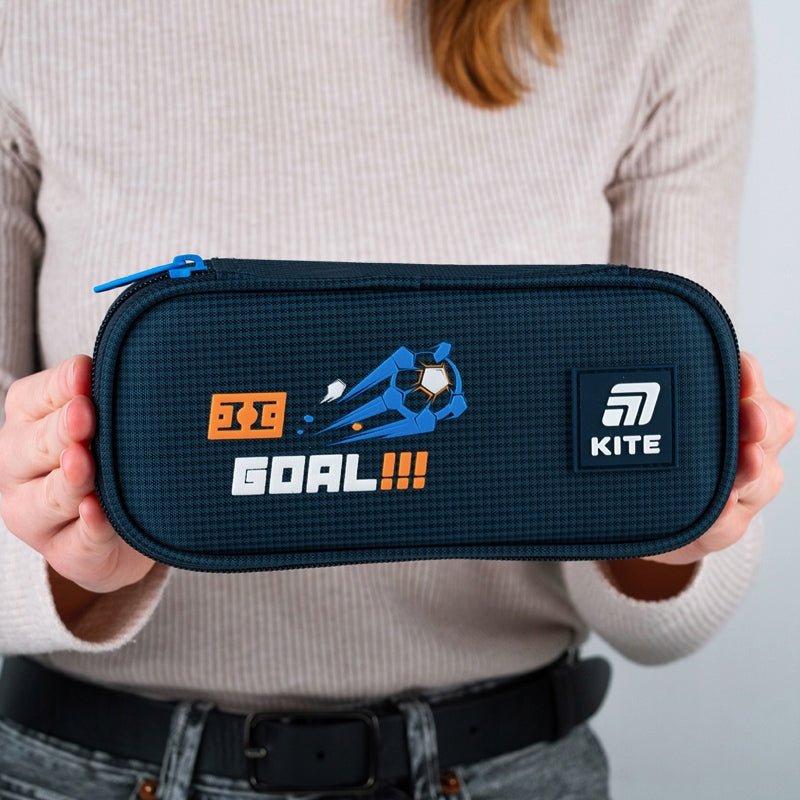 Piórnik szkolny dla chłopca czarny Goal Kite