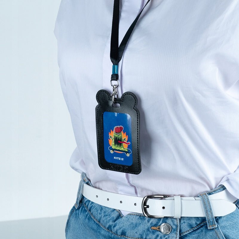 Wesoły identyfikator Kite K24-296-3 na legitymację z przezroczystą kieszenią i sznurkiem 40 cm