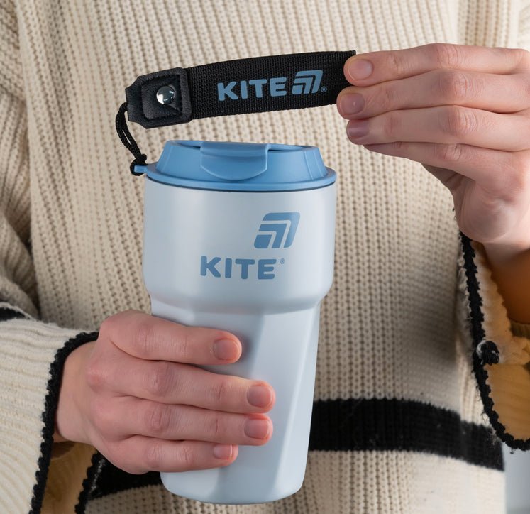 niebiesko-bialy termos