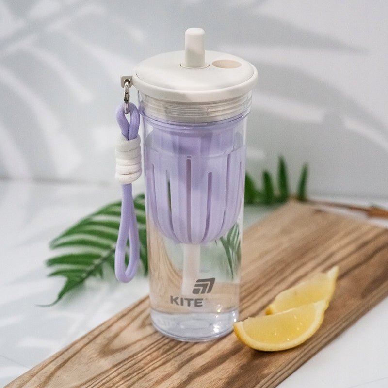 Stylowy bidon z silikonowym pierścieniem i bezpieczną nakrętką