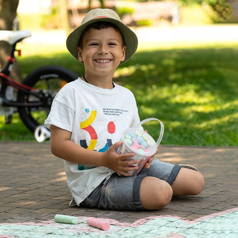 Kreda kolorowa u wiaderku