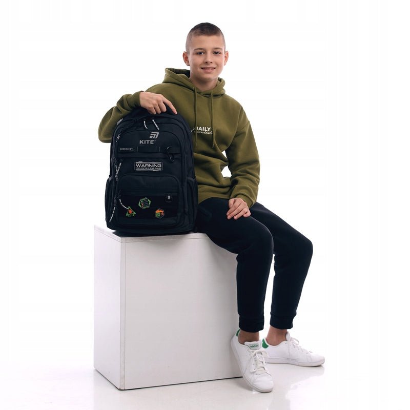 Kite 21 l w czerni z ergonomicznym tyłem i regulowanym systemem nośnym