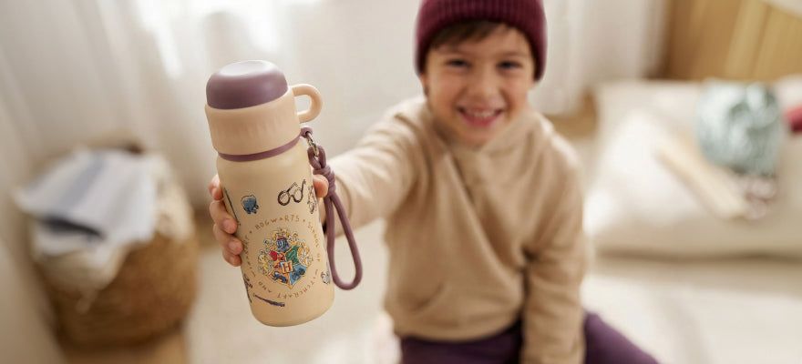 Ciepło na wynos: zdrowe jesienne napoje w termosie do szkoły