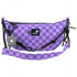 Torba crossbody Kite – przód z wzorem w kratkę i zamykaną kieszenią
