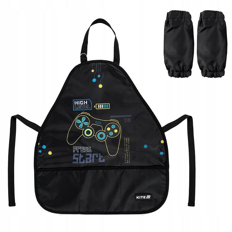 Fartuszek ochronny dla chłopców Kite K25-161 z rękawami, wodoodporny materiał, kieszenie na akcesoria