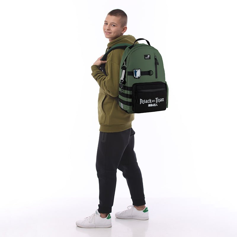 Stylowy młodzieżowy plecak szkolny dla chłopców Kite AT25-949L z wzorem Attack on Titan
