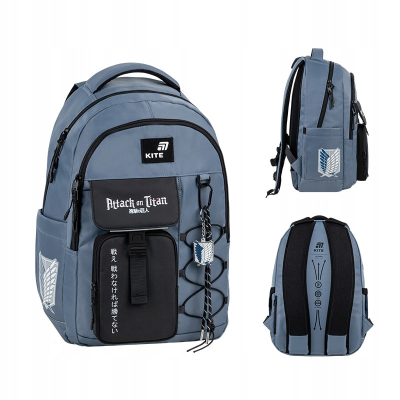 Zestawienie ujęć niebieskiego plecaka Kite Attack on Titan z haftem i sznurowaniem.