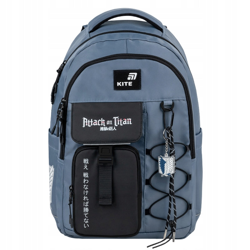 Niebieski młodzieżowy plecak Kite Attack on Titan zaprezentowany w całości.