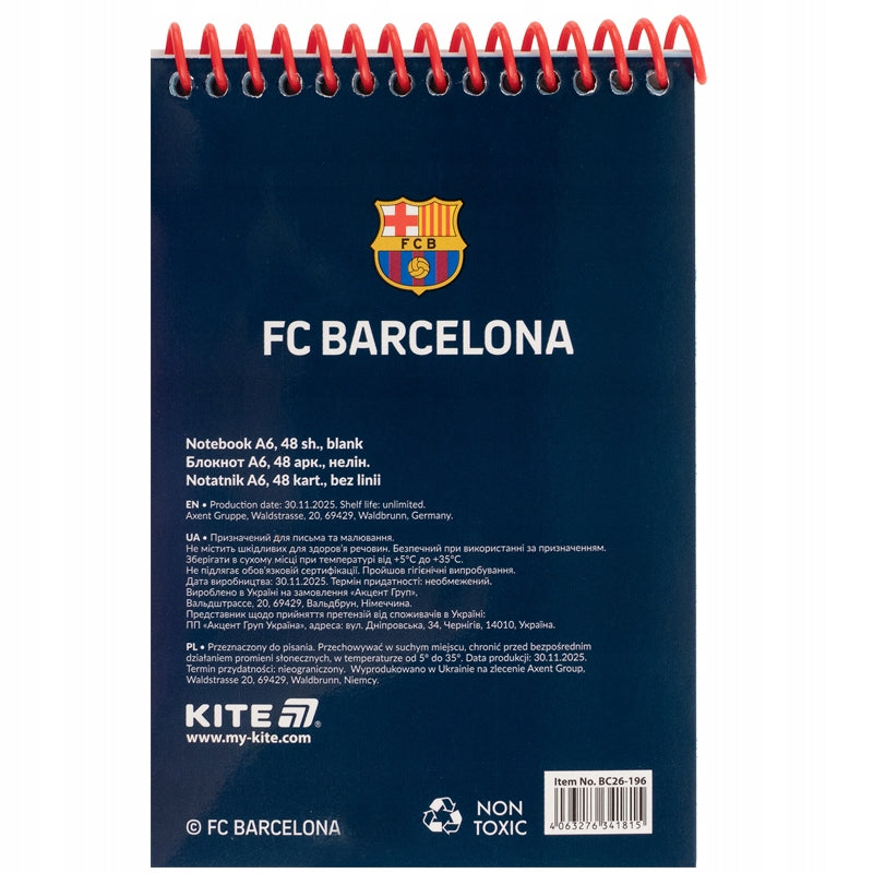 Notes FC Barcelona Kite – widok na tył okładki z logotypem i plastikową spiralą.