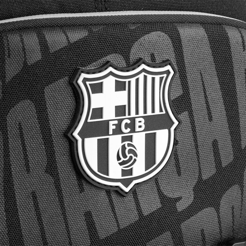 Plecak dla nastolatków z wypukłym gumowym logo FC Barcelona.