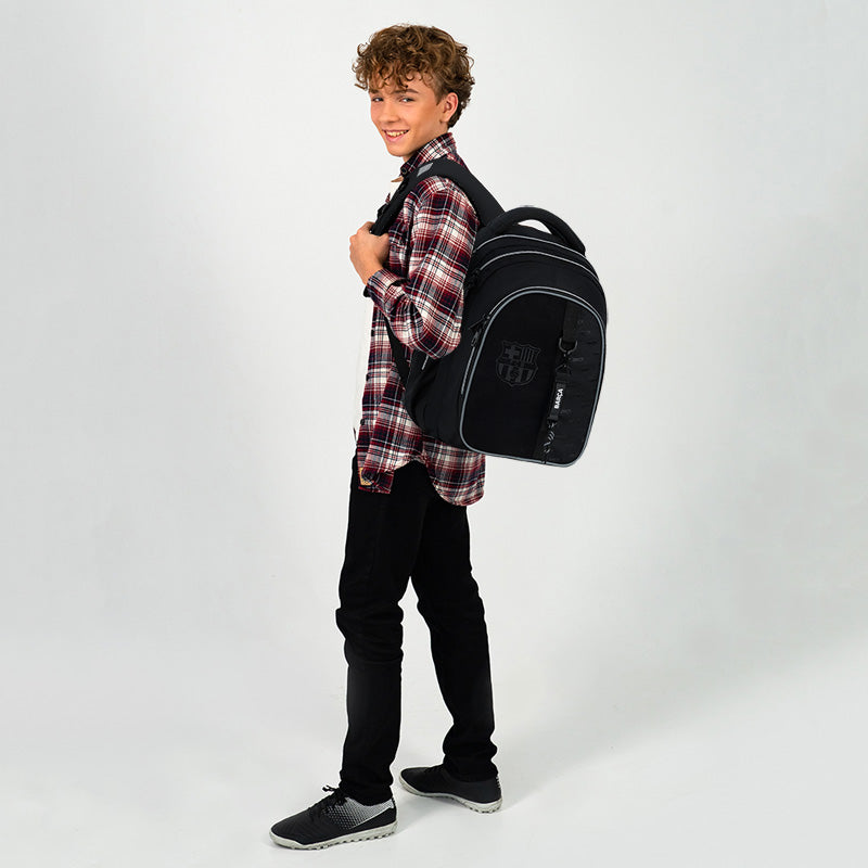 Plecak dla chłopców 13-17 lat na ramieniu – sportowy styl Ergo Teens.