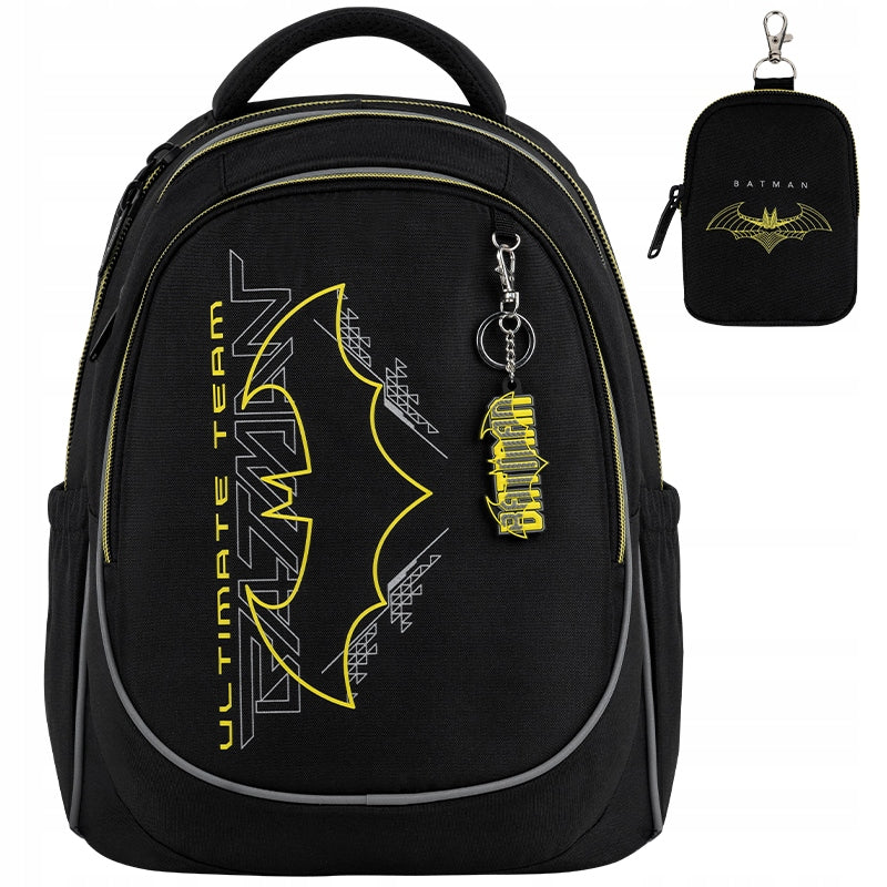 Widok plecaka Kite Batman od przodu з widocznym portfelikiem.