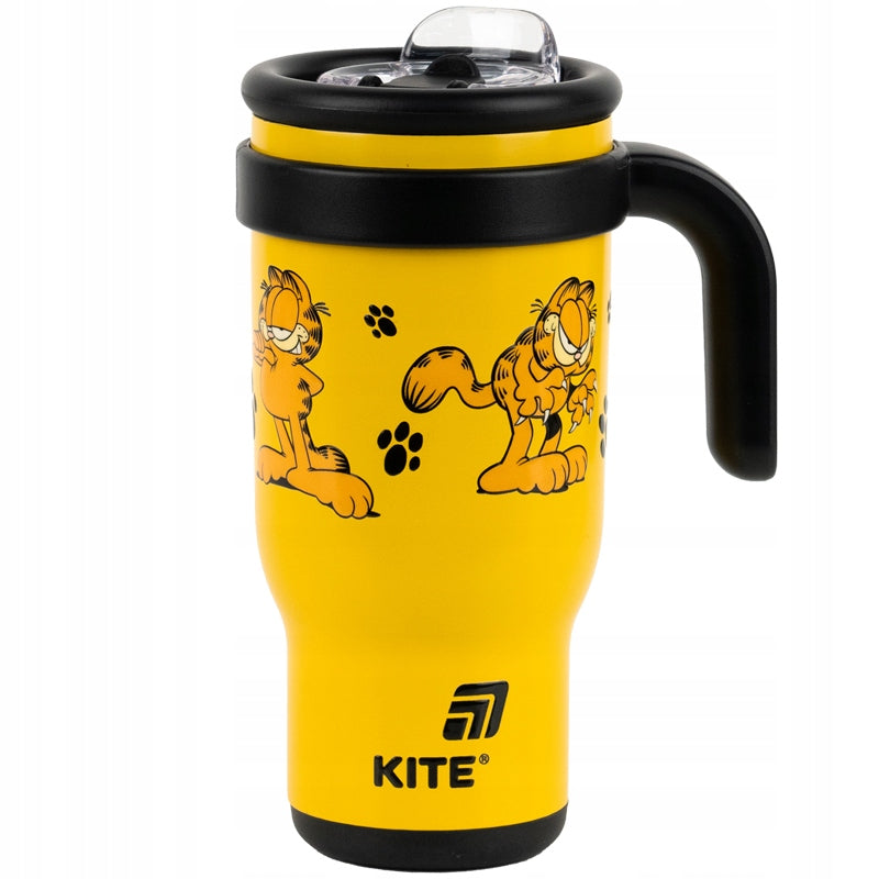 Kubek termiczny z rączką Garfield – zbliżenie na profilowaną rączkę dla komfortu dziecka.