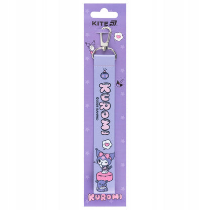 Detal metalowego karabińczyka breloka Kuromi Kite