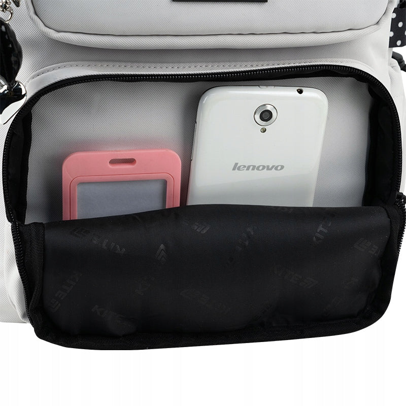 Środkowa przegroda idealna na lunchbox.