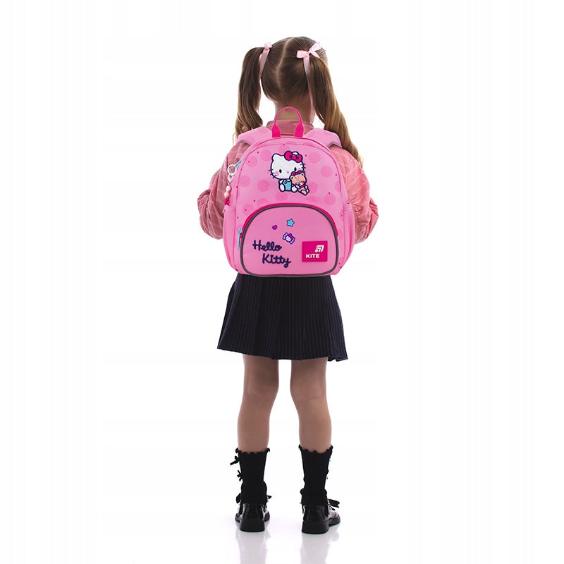 Plecak dla dziewczynki do przedszkola z haftowaną postacią Hello Kitty.