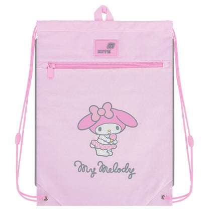 Zbliżenie na przednią kieszonkę z zamkiem w modelu My Melody HK26-601M-8.