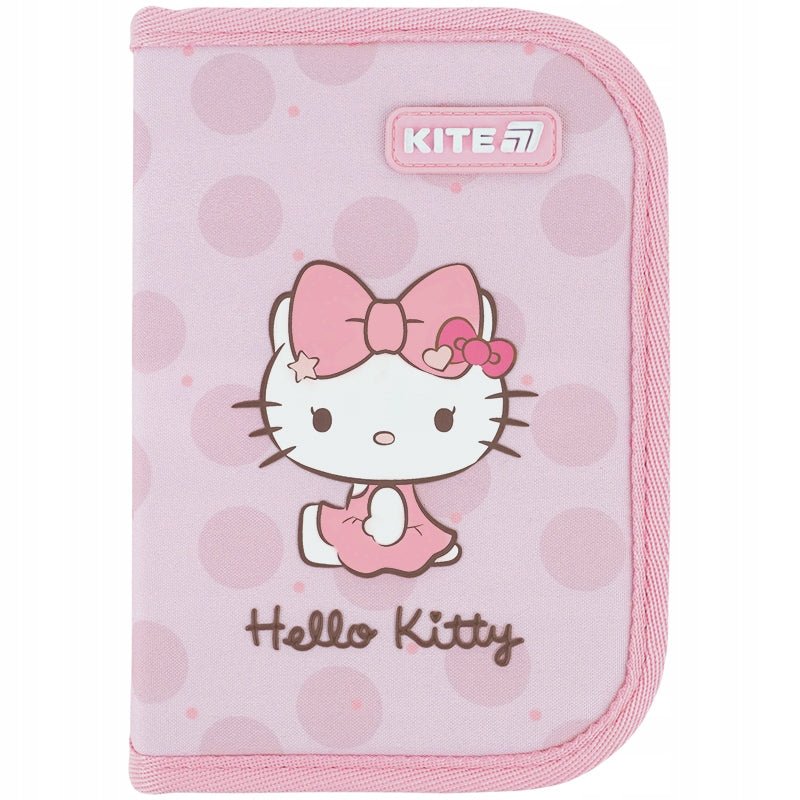 Front różowego piórnika z wypukłym nadrukiem 3D przedstawiającym Hello Kitty.