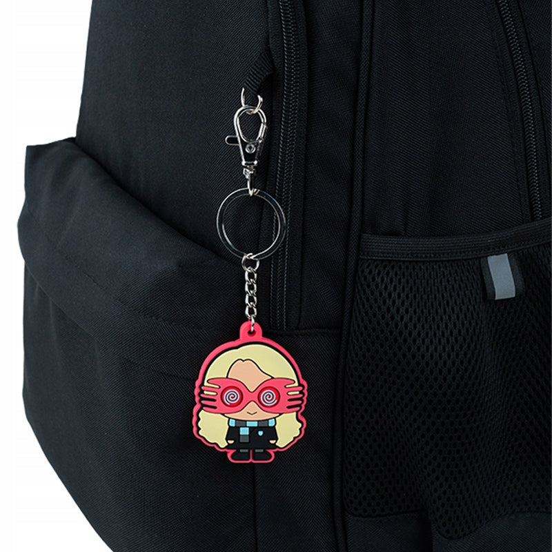 Gumowy brelok Harry Potter przypięty do szkolnego plecaka