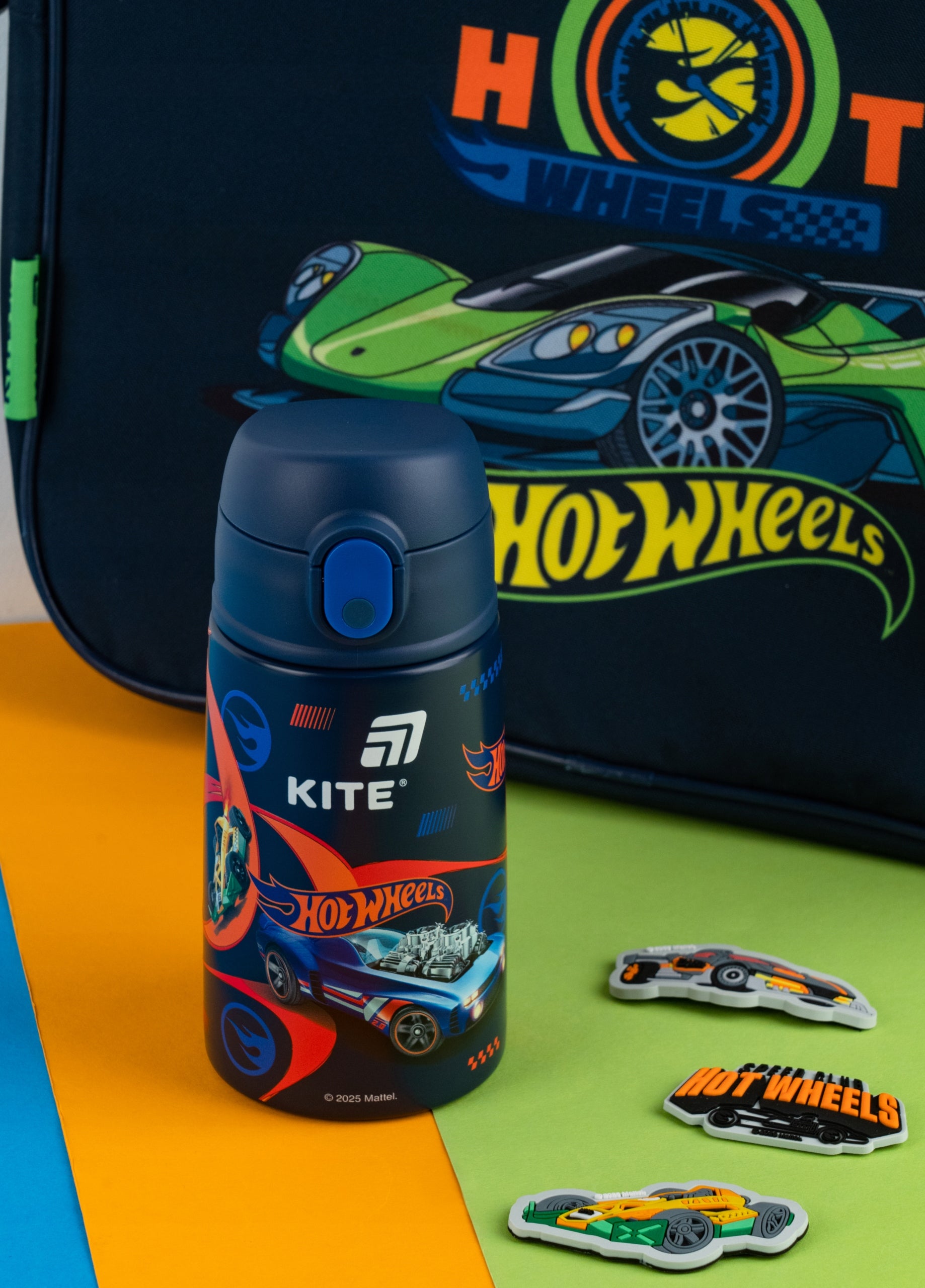 Termos na herbatę dla dzieci Hot Wheels z silikonową słomką