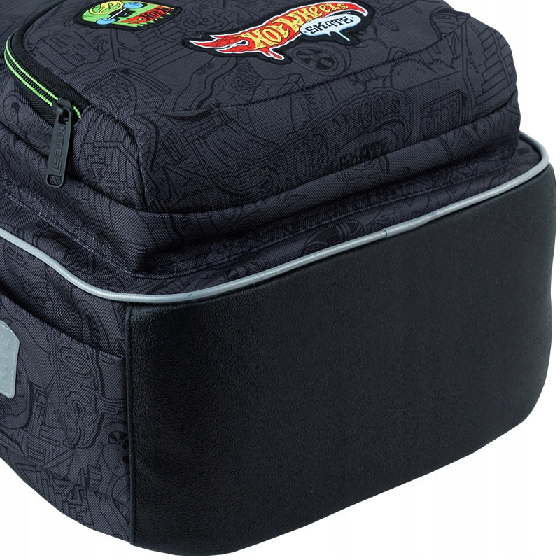 Wzmocnione gumowane dno PU plecaka Kite odporne na zabrudzenia.