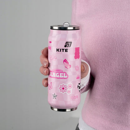 Kubek dla dziewczynki 500 ml prezentowany w dłoni – wizualizacja wielkości dla nastolatki.