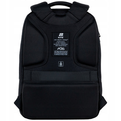 Amortyzowane plecy plecaka z oddychającymi poduszkami.