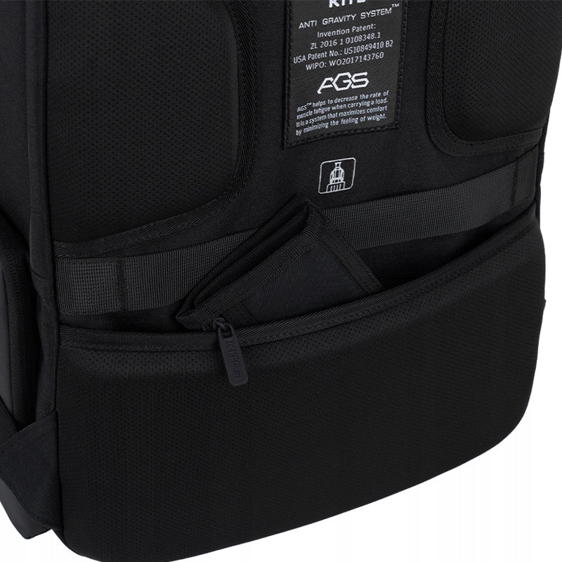 Ukryta kieszeń antykradzieżowa w panelu tylnym na telefon lub portfel.