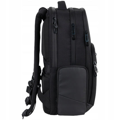 Boczna kieszeń zapinana na suwak.