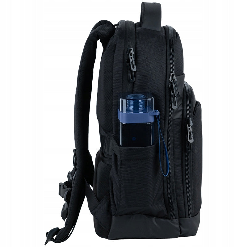 Widok boczny plecaka z kieszonką na drobiazgi.