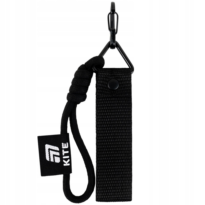 Zbliżenie na brelok Kite z metalowym karabińczykiem