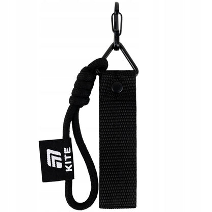 Zbliżenie na brelok Kite z metalowym karabińczykiem