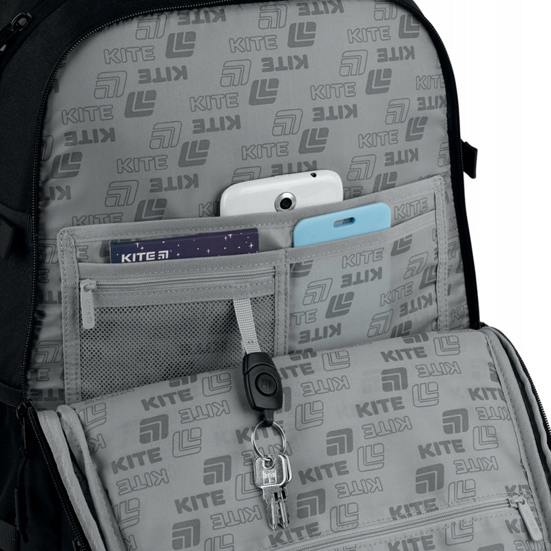 Plecak wielokieszeniowy Kite – przednie przegrody na akcesoria.