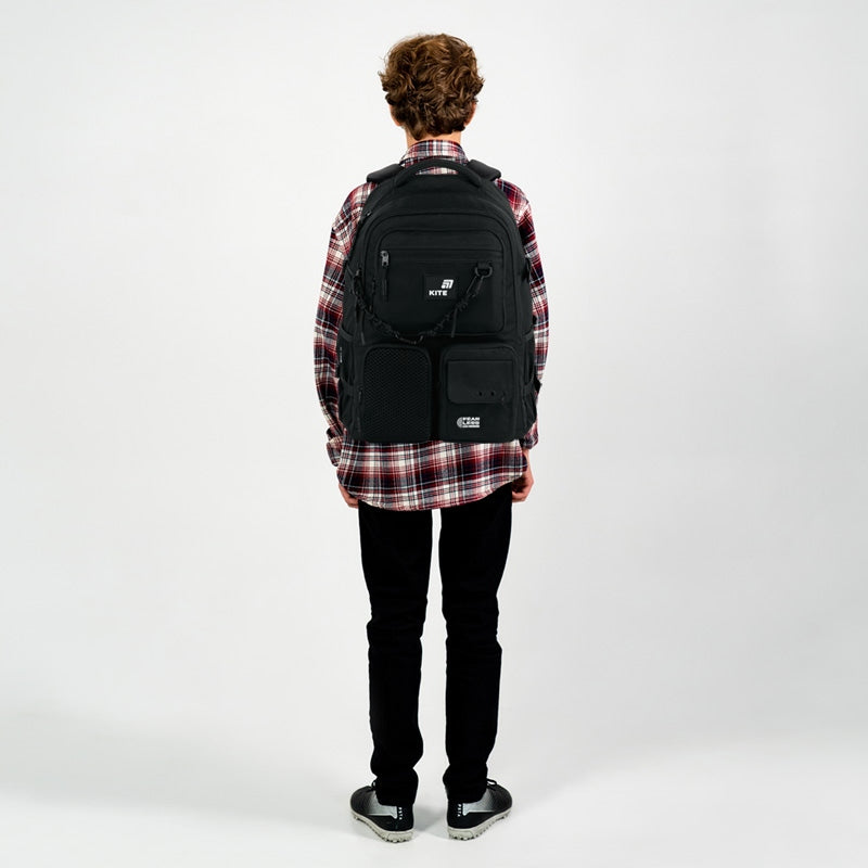 Plecak szkolny dla nastolatka Kite – dopasowanie dla wzrostu powyżej 145 cm.