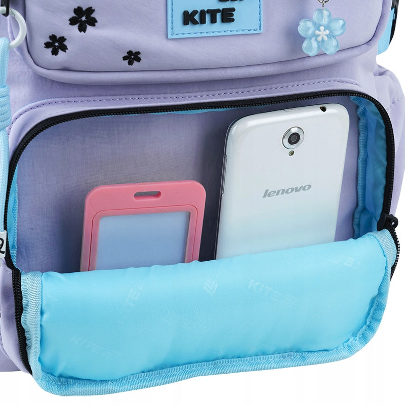 Środkowa przegroda idealna na lunchbox.