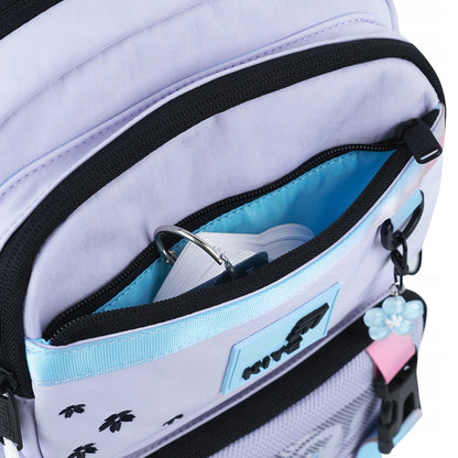 Przednia kieszeń zewnętrzna na drobne akcesoria.