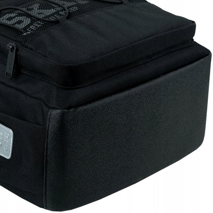 Wzmocnione, wodoodporne dno plecaka z ochronną warstwą PU.