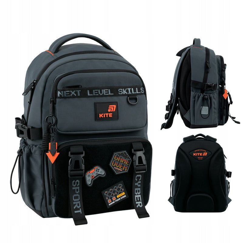 Widok ogólny szarego plecaka ortopedycznego Kite dla chłopców.