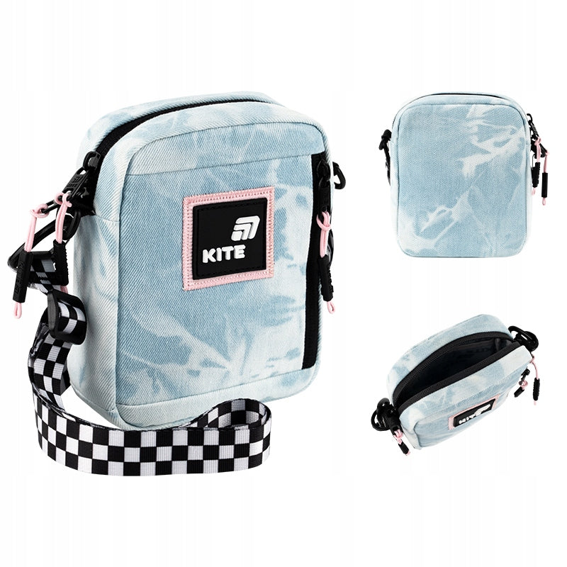 Ogólny widok niebieskiej torebki crossbody Kite wykonanej ze spranego dżinsu.