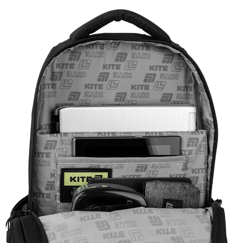 główna komora plecaka na książki i zeszyty w formacie A4