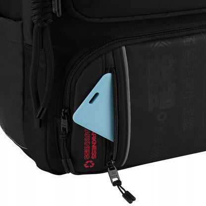 Dyskretna skrytka w panelu tylnym, idealna na paszport lub pieniądze.