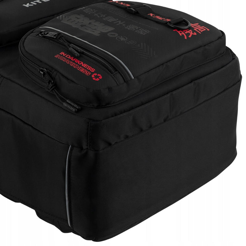 Wzmocnione i stabilne dno plecaka chroniące przed przetarciami.