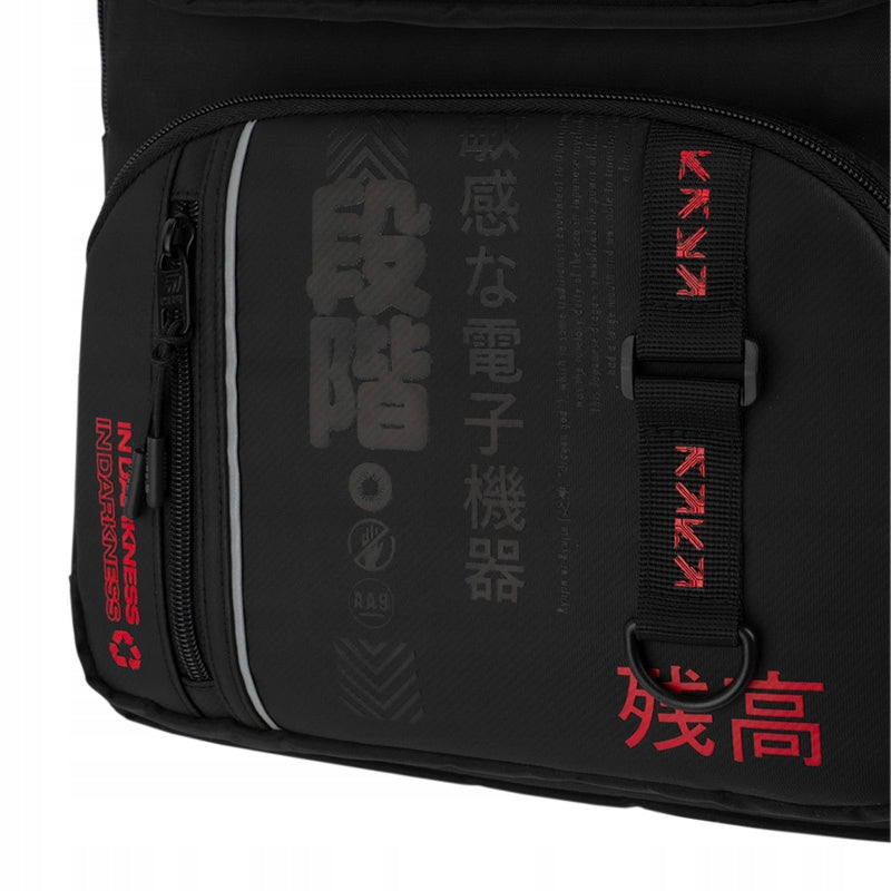 Detal połączenia twillu z matową membraną i nadrukiem 3D.