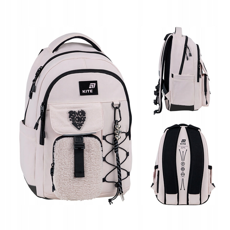 Zestawienie ujęć jasnoróżowego plecaka Kite z unikalnym połączeniem tkanin bouclé i sztruksu.