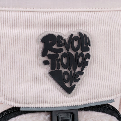 Wypukła naszywka gumowa z logo Kite stanowiąca stylowy akcent dekoracyjny.