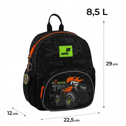 Infografika z wymiarami czarnego plecaka przedszkolnego i zestawieniem funkcji.