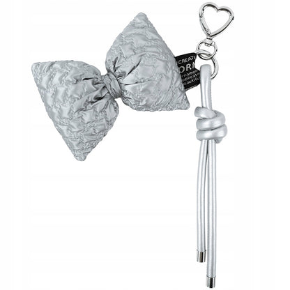 Brelok zawieszka Kite kokarda 3D – widok na nowoczesne materiały i strukturę.